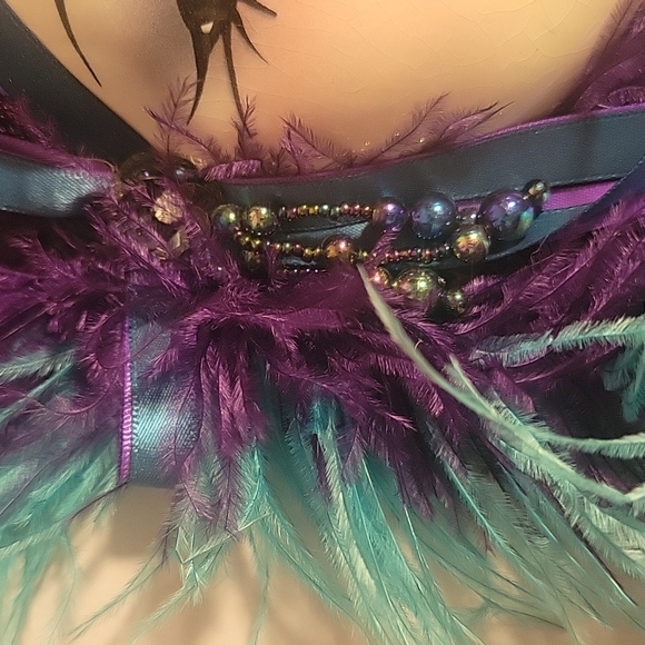 322 Collectible Mask - Picture 2 of 6